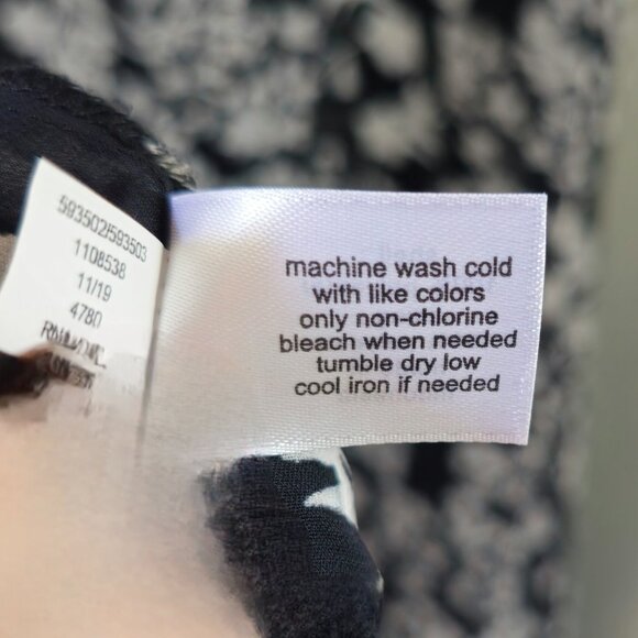 Cabi Sheer Collarless Sleeveless Blouse Shades of Blue Size L - Picture 8 of 8